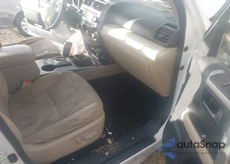 2011 Toyota 4Runner Sr5 V6 z USA, uszkodzony, nr VIN JTEBU5JR1B5071703